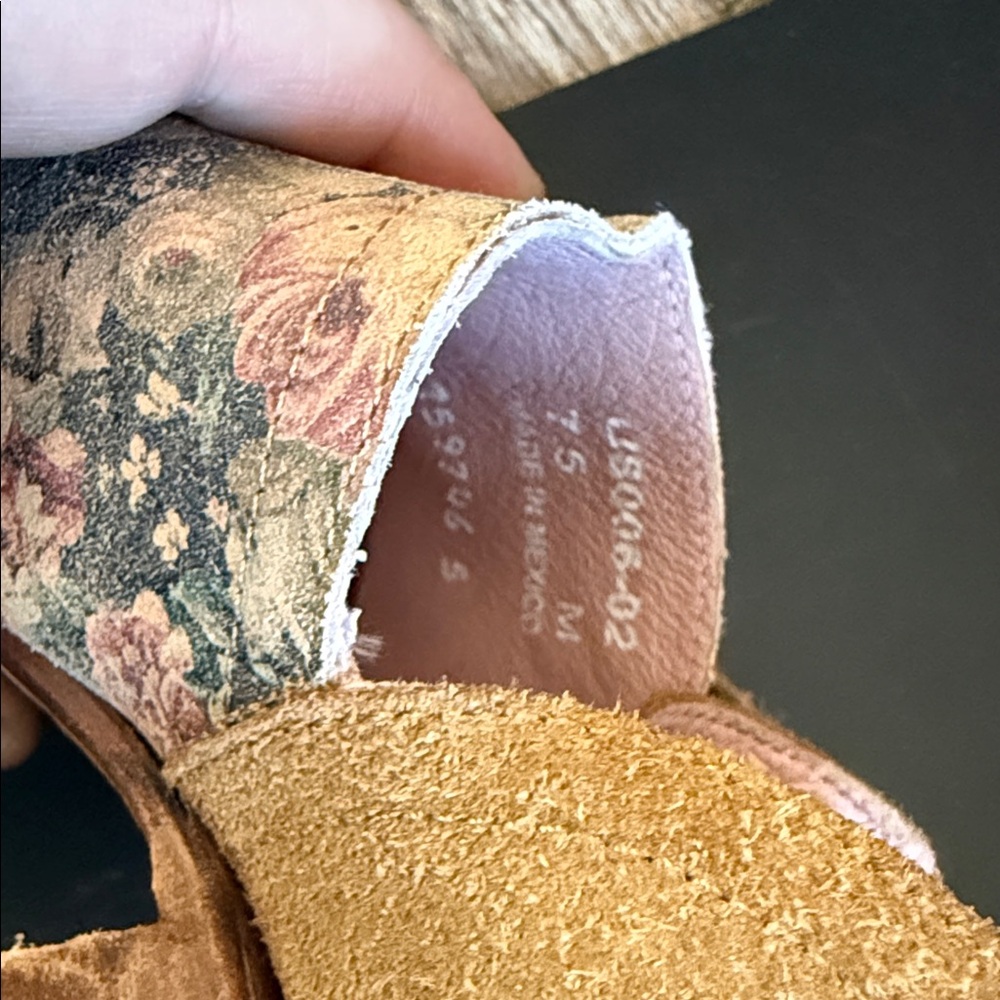 Miss Macie Size 7.5 leather booties. Like new. - Picture 6 of 6